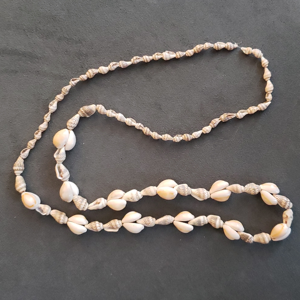 Sea Shell Necklace - Picture 2 of 4